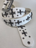 Ceinture blanche robuste et épaisse, croix et clous rivetés