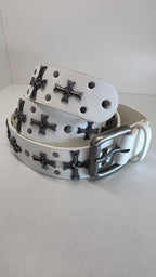 Ceinture blanche robuste et épaisse, croix et clous rivetés