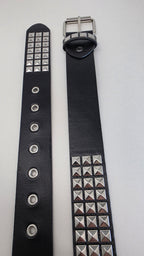 Ceinture noire robuste et épaisse, clous pyramidaux + 21 au bout