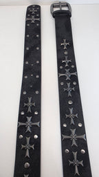 Ceinture noire robuste et épaisse, croix et clous rivetés
