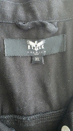 Schwarze Jacke mit Aufnähern – Größen S bis 3XL