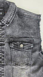 Schwarze Jacke mit Aufnähern – Größen S bis 3XL