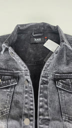 Schwarze Jacke mit Aufnähern – Größen S bis 3XL