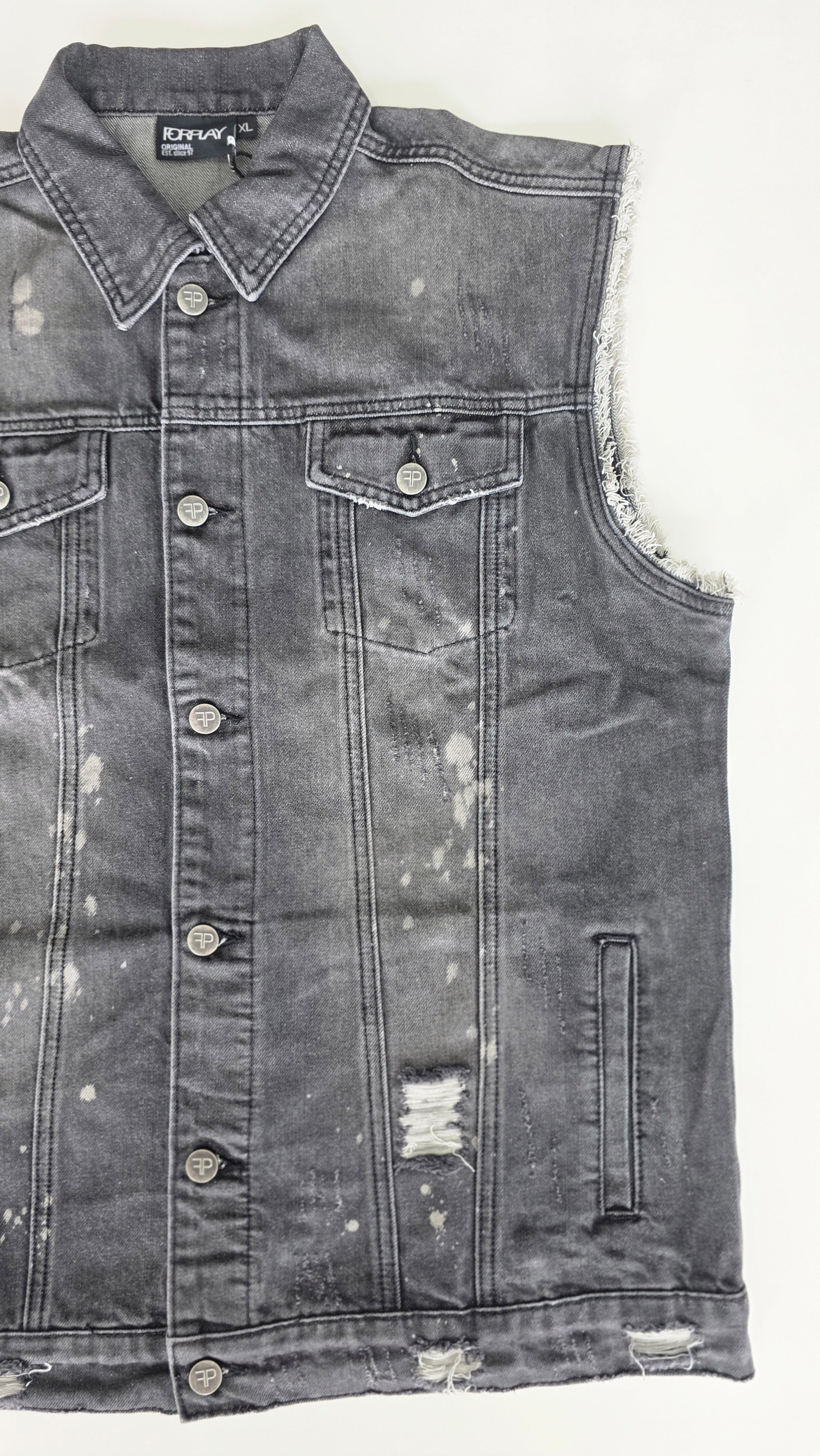 Veste à patchs grise "destroyed" (mais neuve !) de marque Forplay - tailles S à 2XL