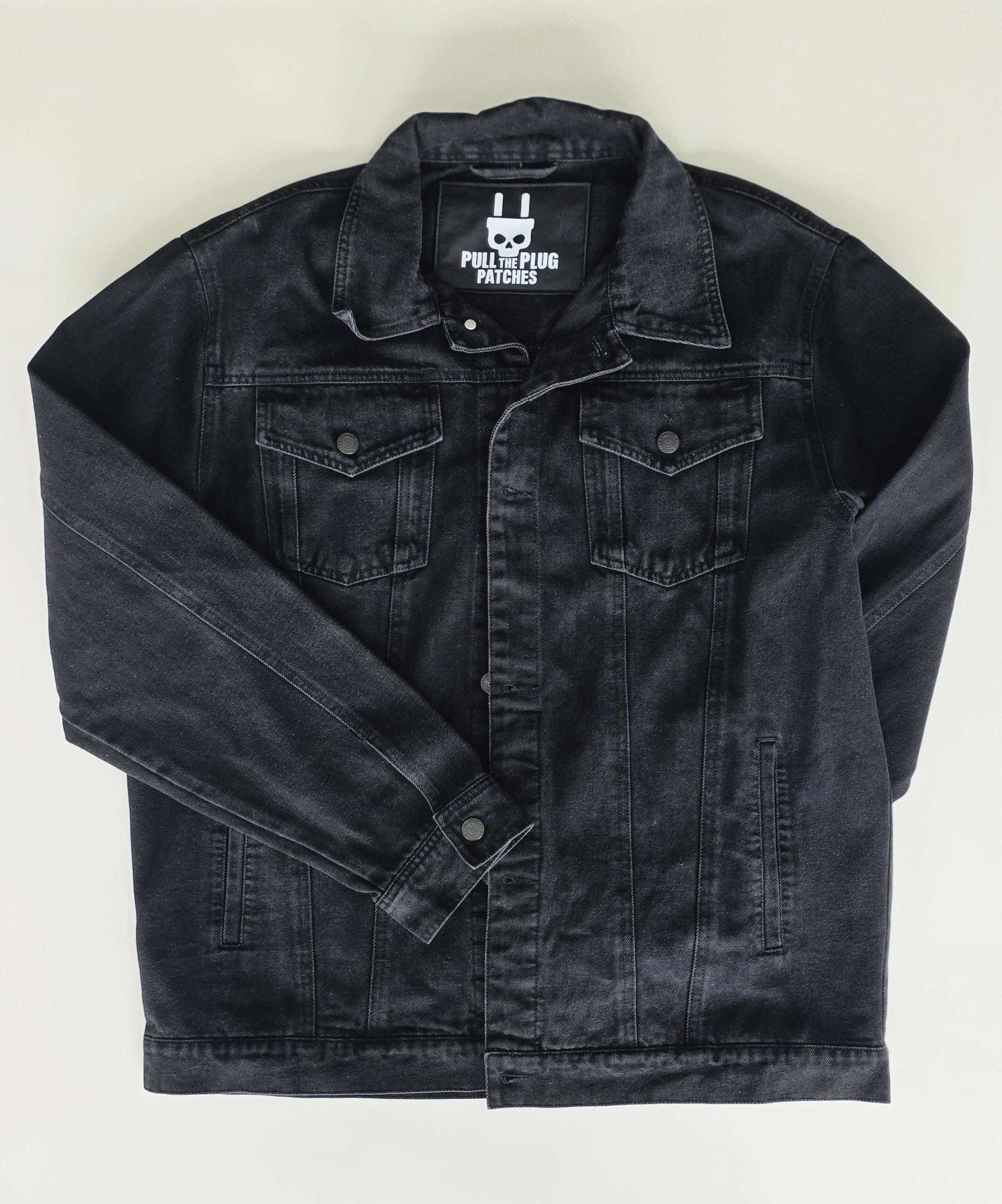 Veste à patchs noire de marque Pull The Plug - taille XL