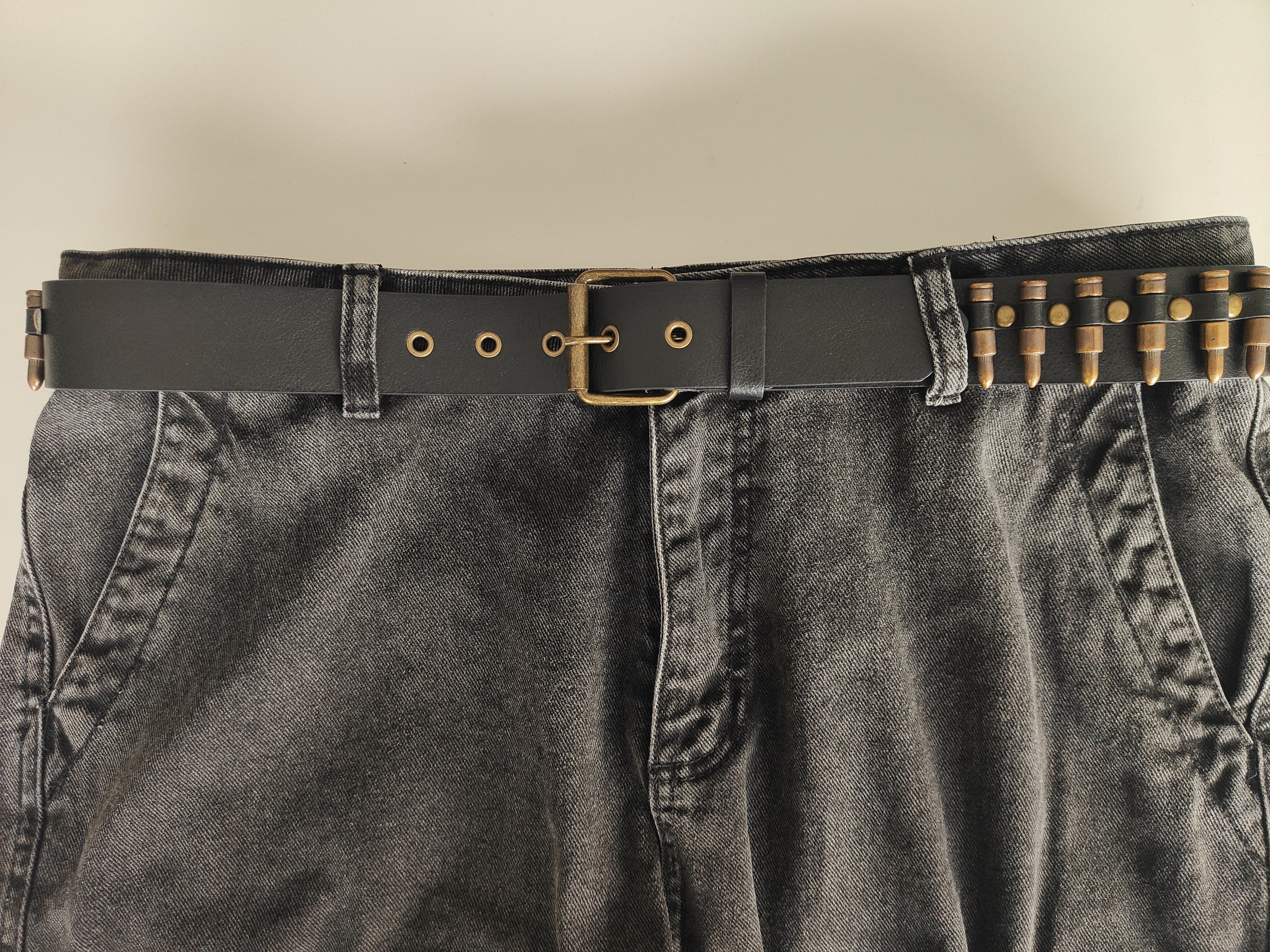 Ceinture noire à balles couleur bronze
