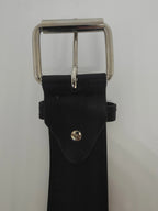 Ceinture noire à balles argentées