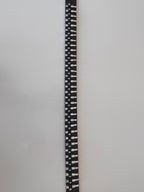 Ceinture noire à balles argentées