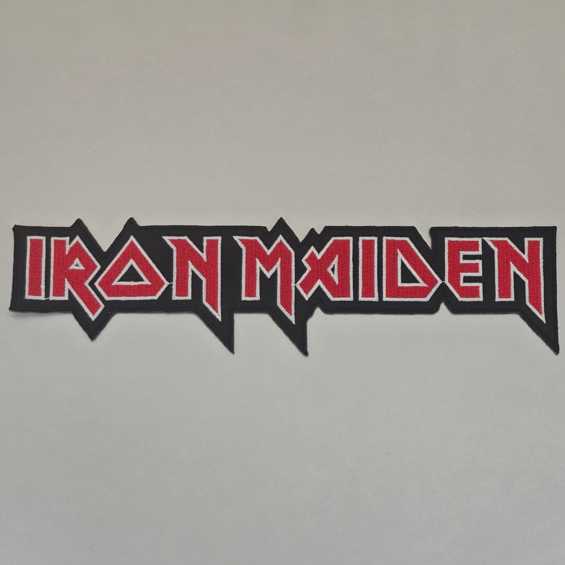 Backpatch Iron Maiden Logo Rouge Et Blanc - Metalvest