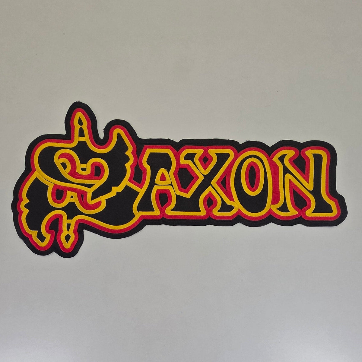 Backpatch Saxon - noir jaune et rouge - Metalvest