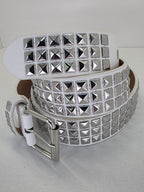 Ceinture blanche robuste et épaisse, clous pyramidaux + 21 au bout - Metalvest