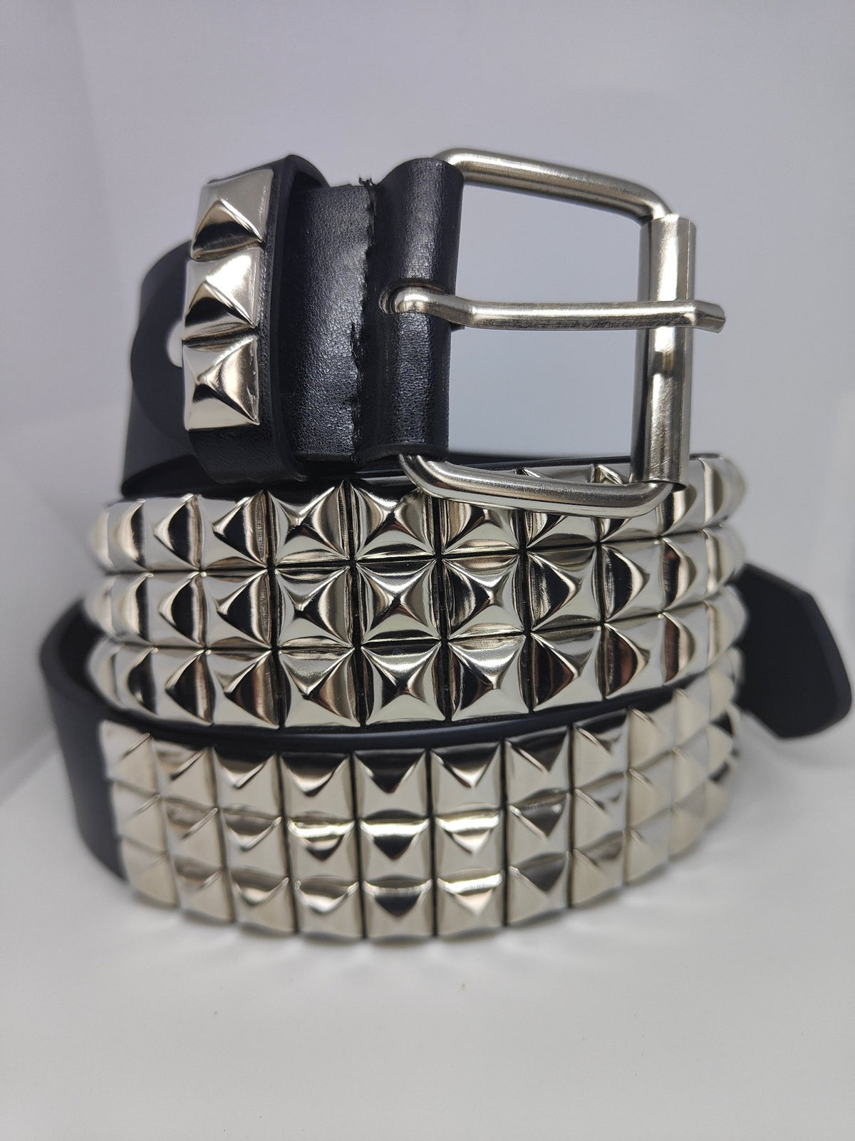 Ceinture noire 120 cm robuste et épaisse, clous serrés argentés - Metalvest