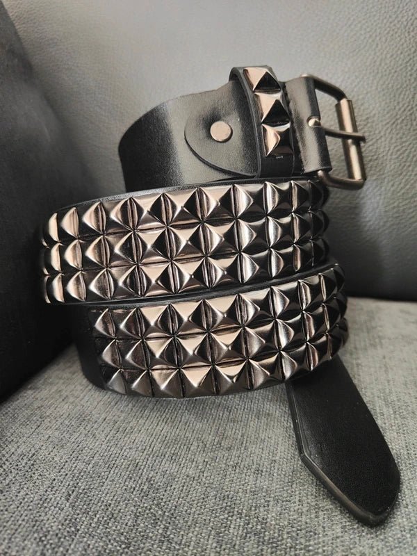 Ceinture noire 120 cm robuste et épaisse, clous serrés gris anthracite brillants et fumés - Metalvest