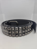 Ceinture noire 120 cm robuste et épaisse, clous serrés gris anthracite brillants et fumés - Metalvest