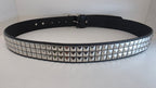Ceinture noire cloutée 110 cm, clous pyramidaux 10 mm serrés, bout en pointe - Metalvest