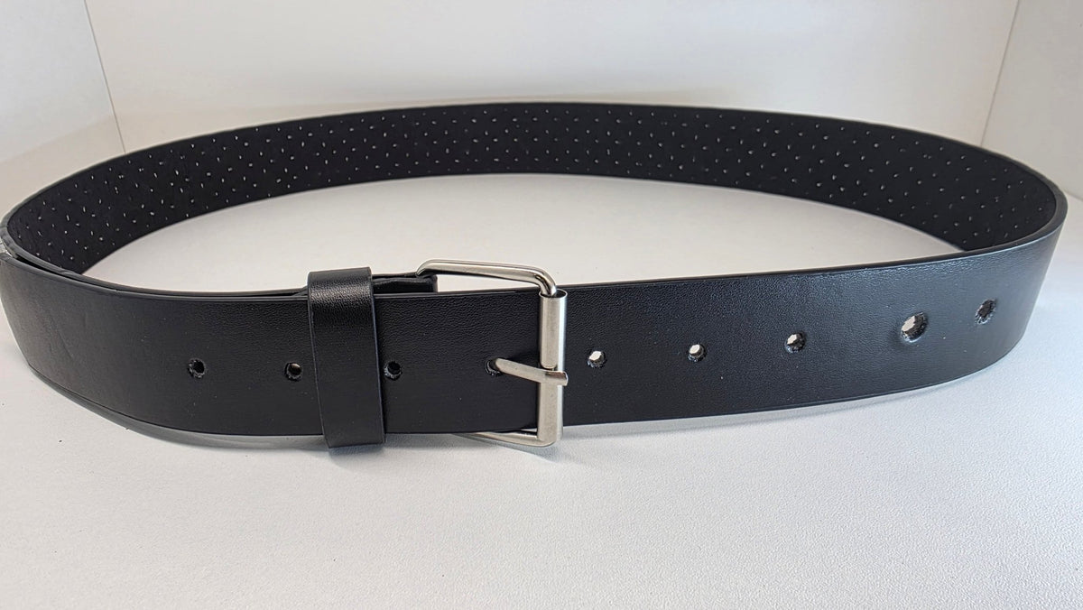 Ceinture noire cloutée 110 cm, clous pyramidaux 10 mm serrés, bout en pointe - Metalvest