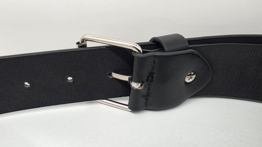 Ceinture noire cloutée 110 cm, clous pyramidaux 10 mm serrés, bout en pointe - Metalvest