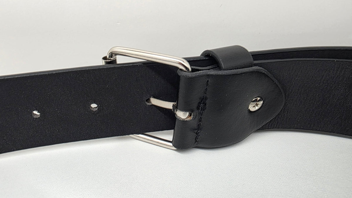 Ceinture noire cloutée 110 cm, clous pyramidaux 10 mm serrés, bout en pointe - Metalvest