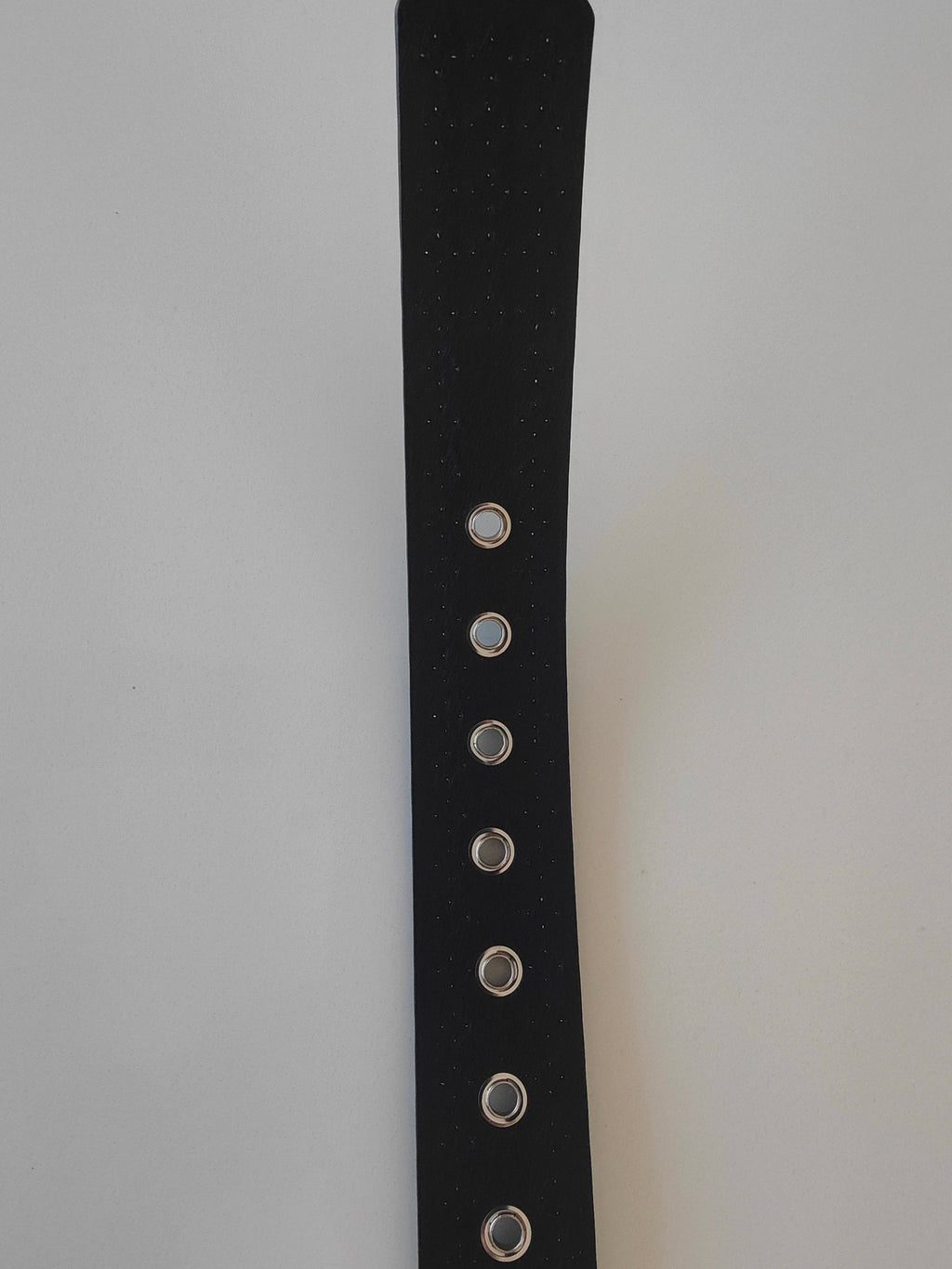 Ceinture noire cloutée, clous pyramidaux - Metalvest