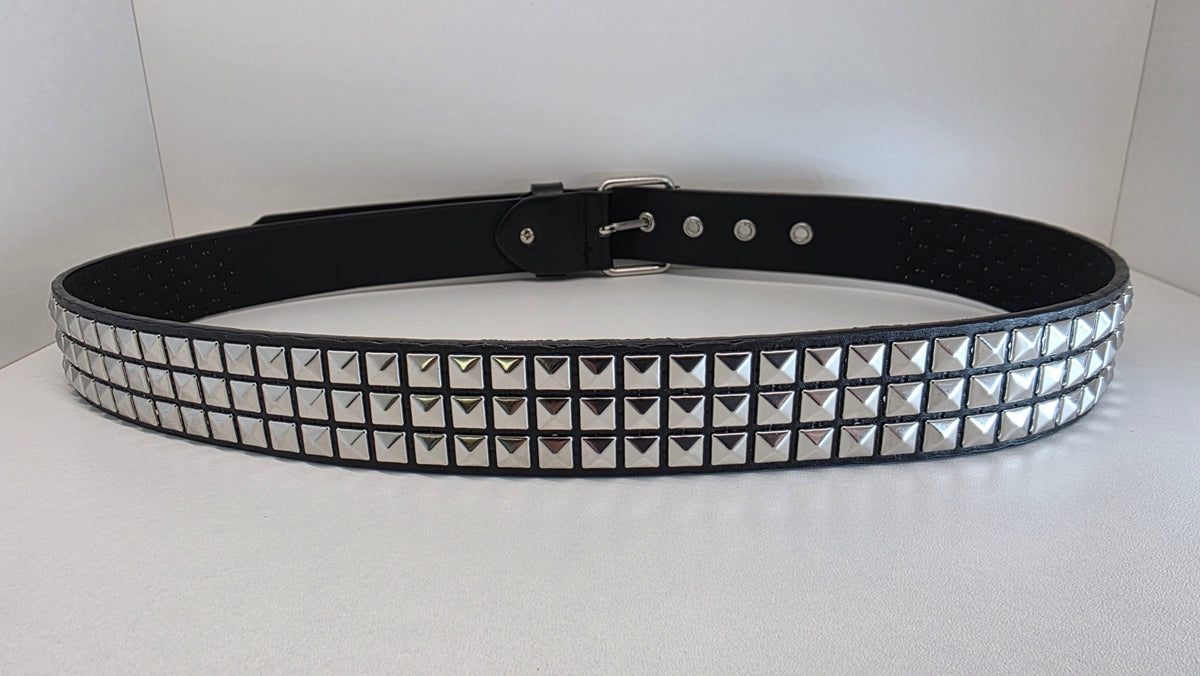 Ceinture noire robuste et épaisse, clous pyramidaux + 21 au bout - Metalvest