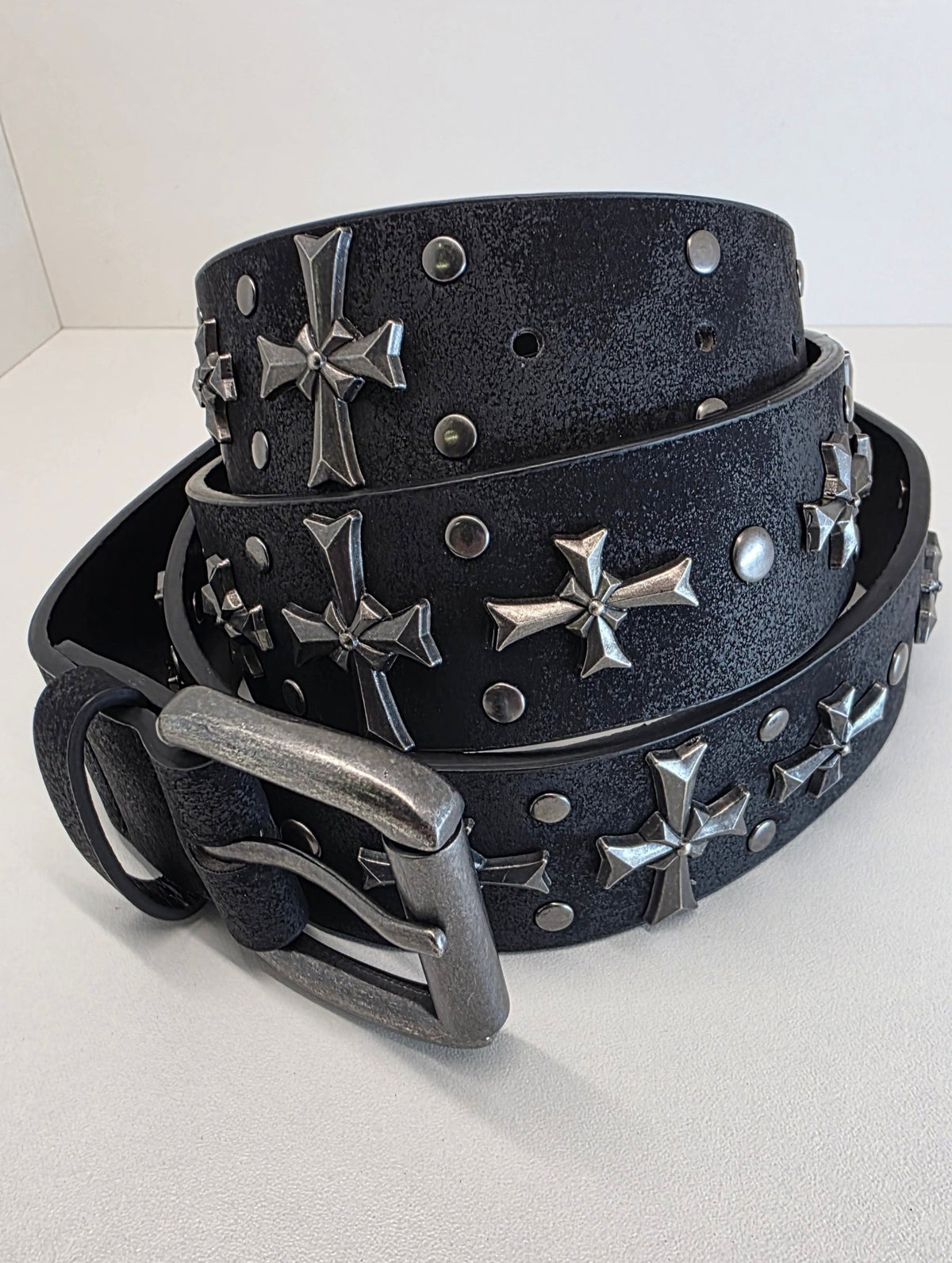 Ceinture noire robuste et épaisse, croix et clous rivetés - Metalvest