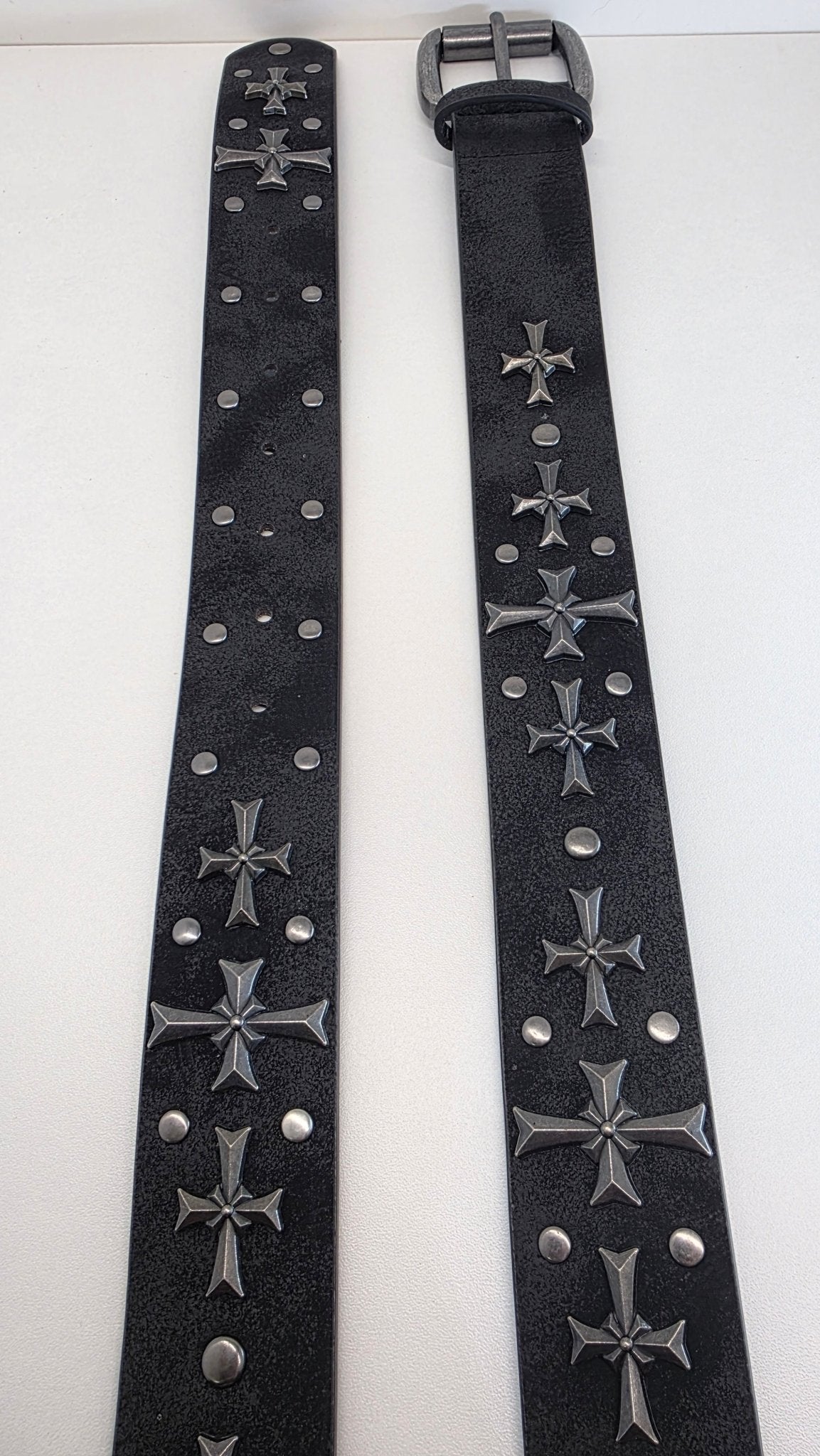 Ceinture noire robuste et épaisse, croix et clous rivetés - Metalvest