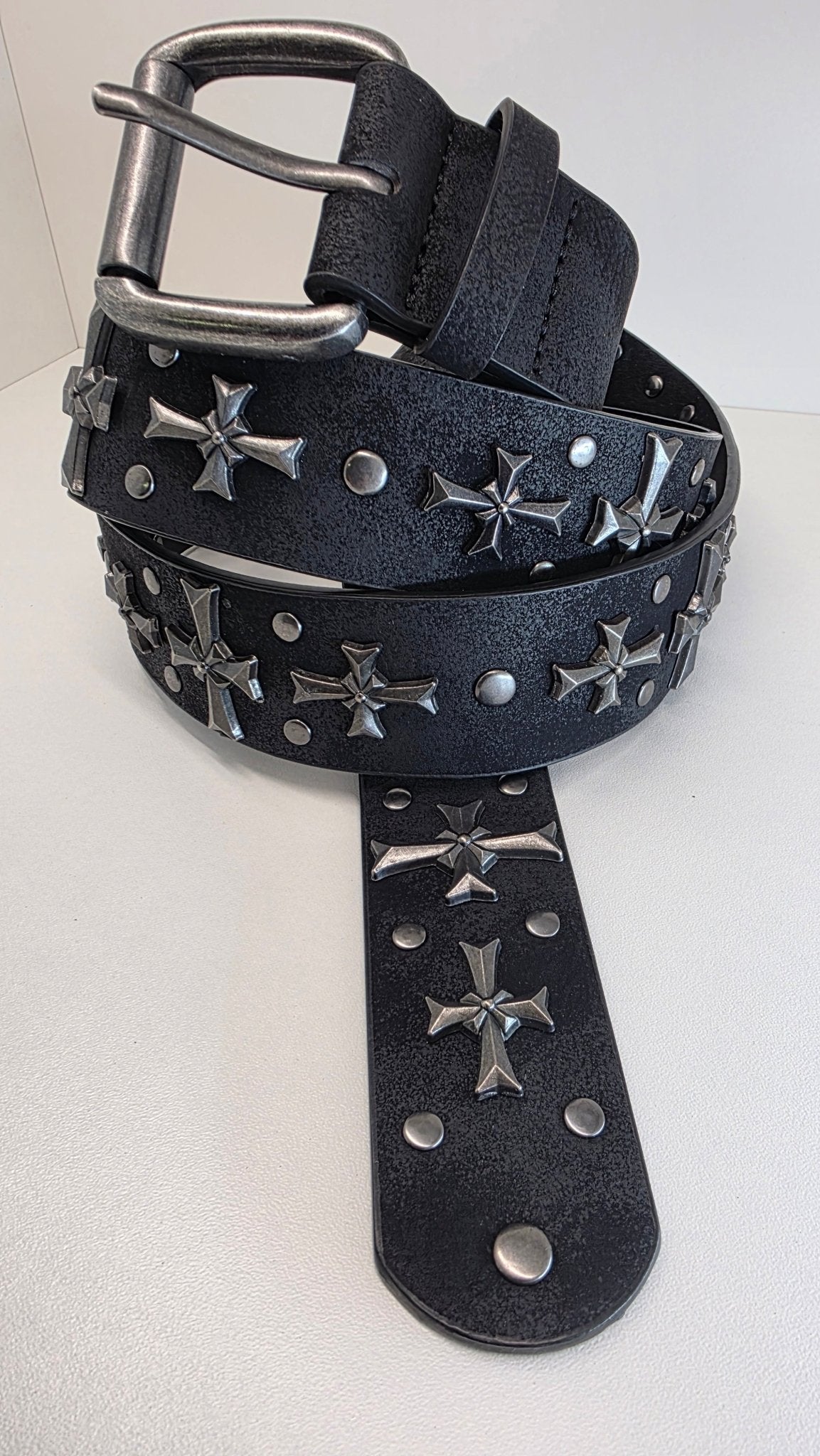 Ceinture noire robuste et épaisse, croix et clous rivetés - Metalvest