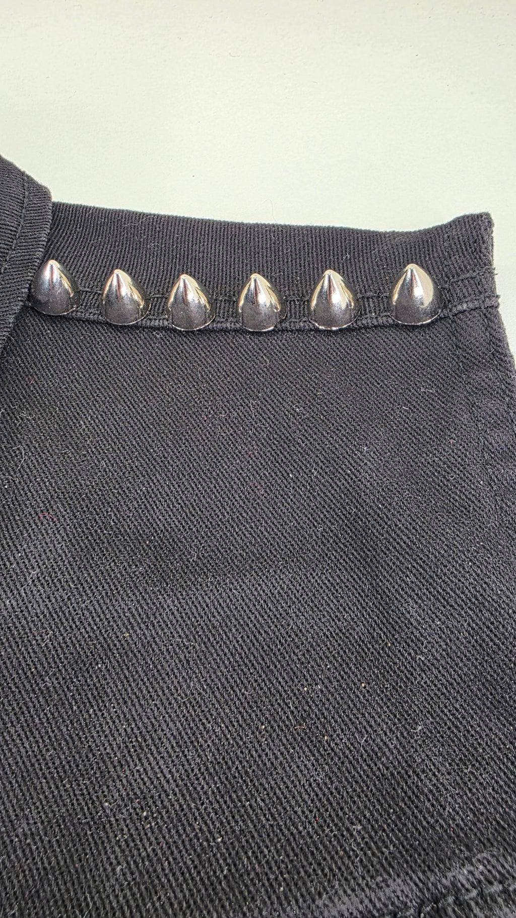 Lot de 10 pointes argentées brillante 12x12 mm fixation à vis - Metalvest