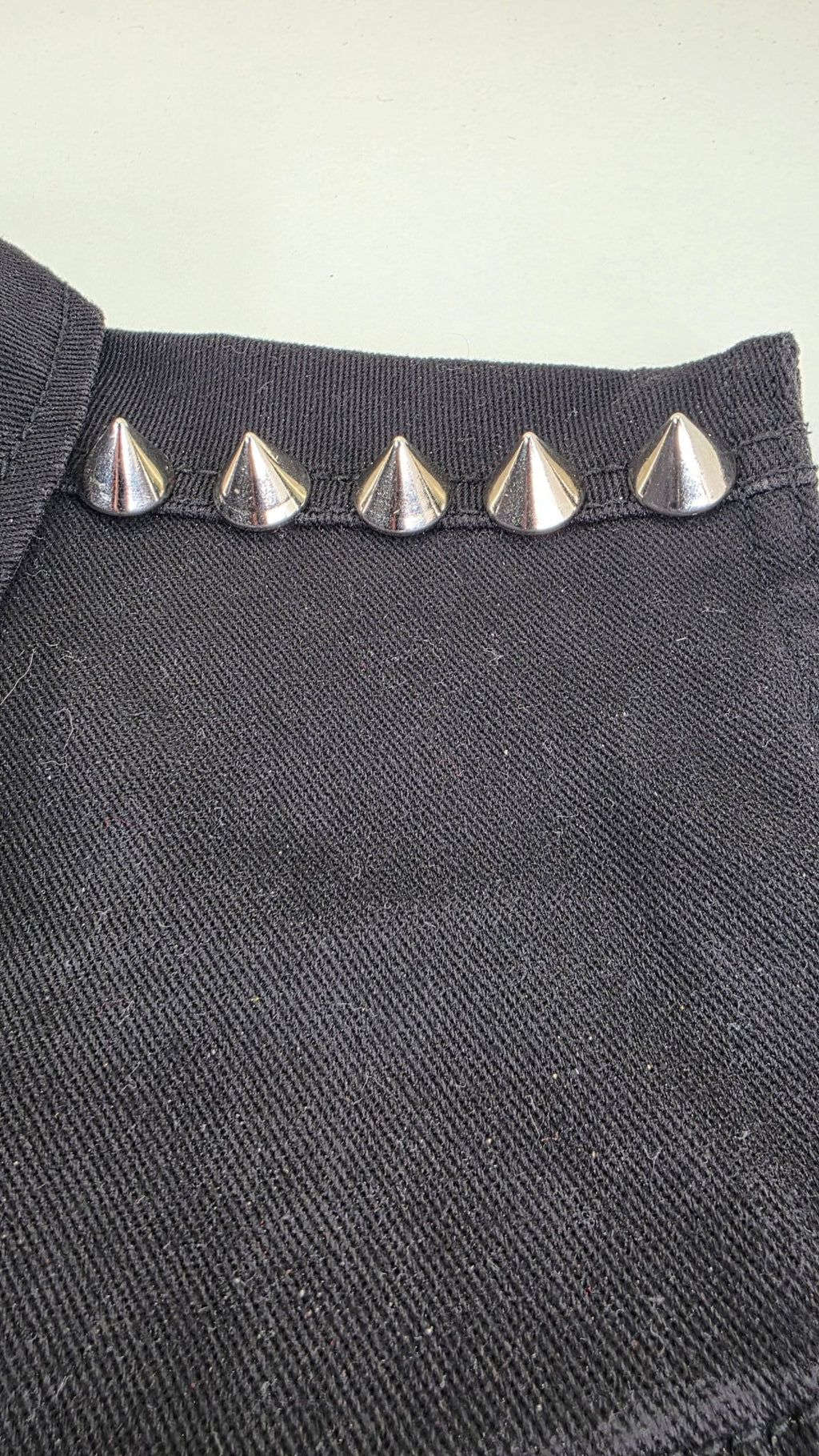 Lot de 10 pointes argentées brillantes 15x13 mm en alliage massif fixation à vis - Metalvest