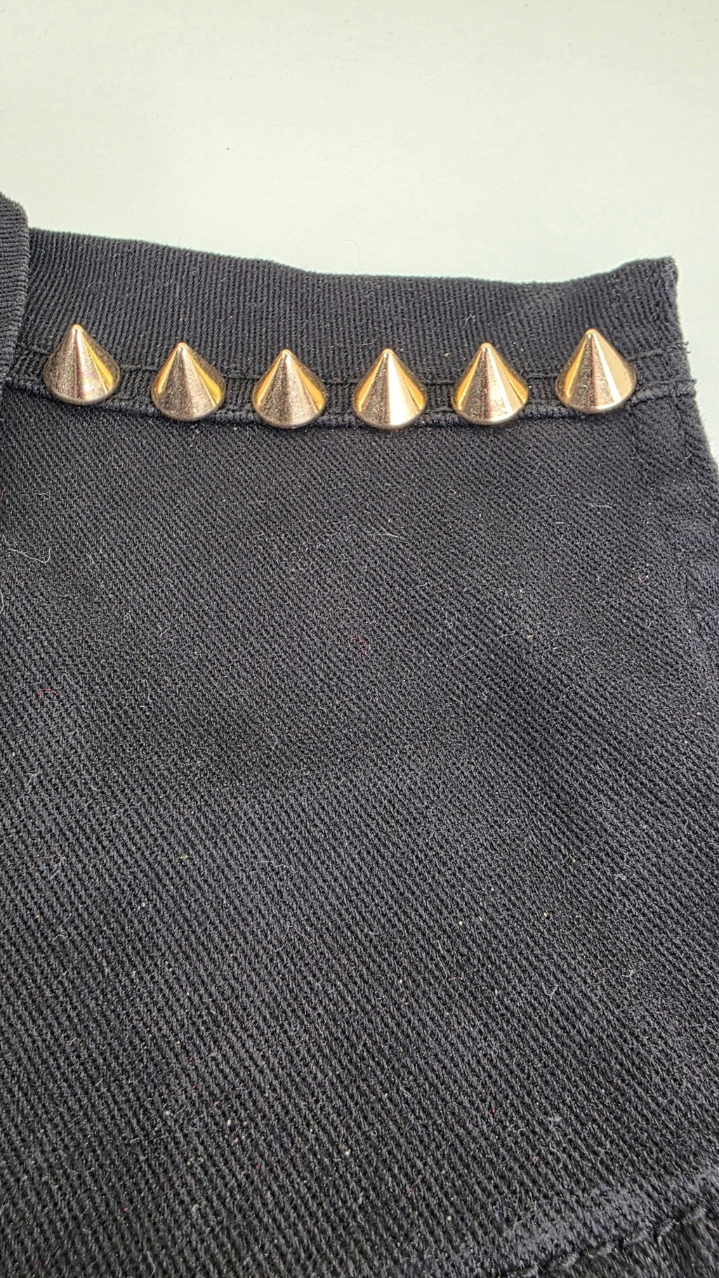 Lot de 10 pointes dorées brillantes 12x11 mm en alliage massif fixation à vis - Metalvest