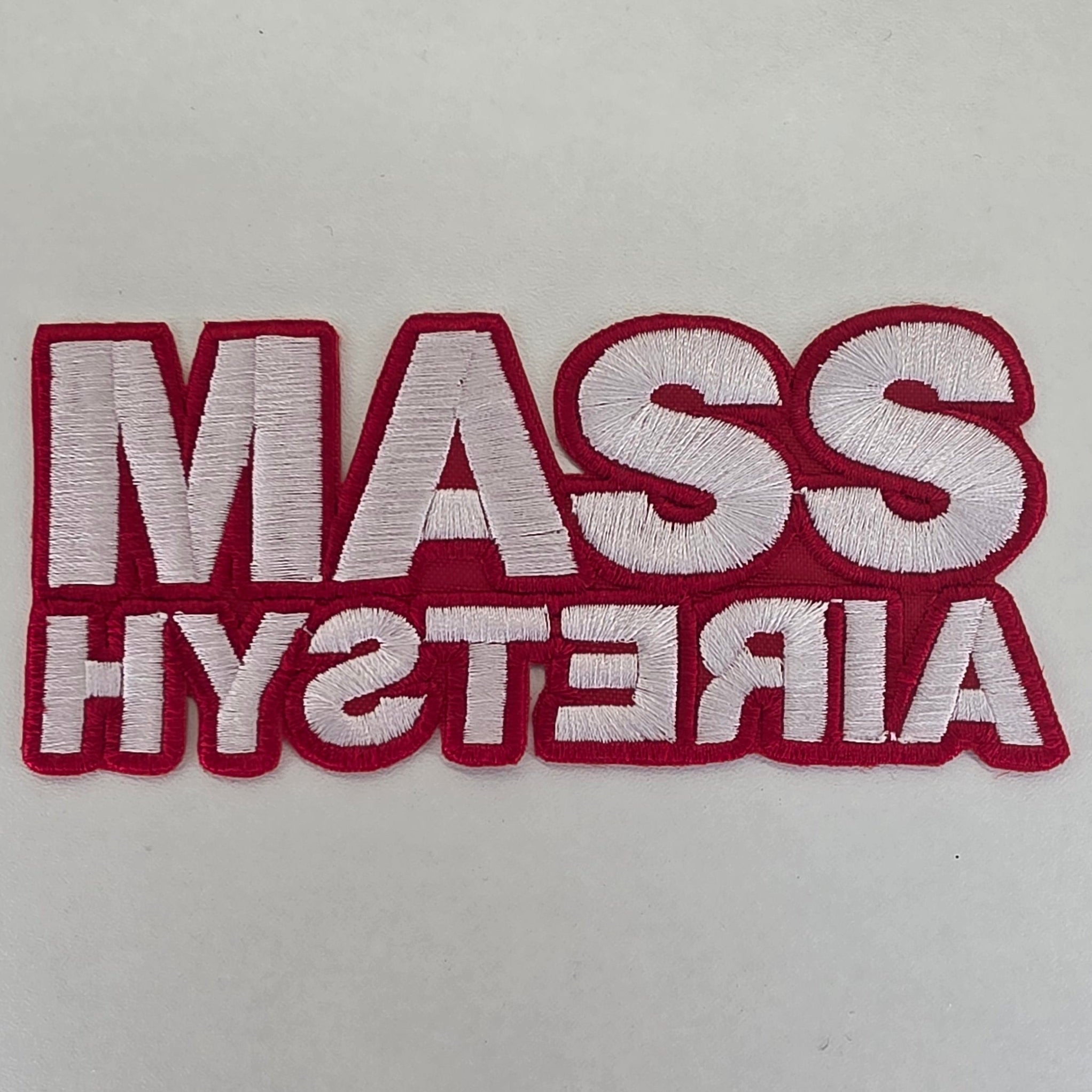 Patch Mass Hysteria Blanc Et Rouge Découpé - Metalvest