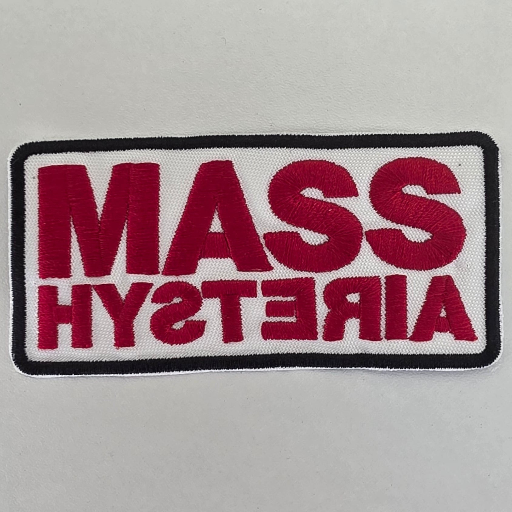 Patch Mass Hysteria Rouge Fond Blanc Tour Noir - Metalvest