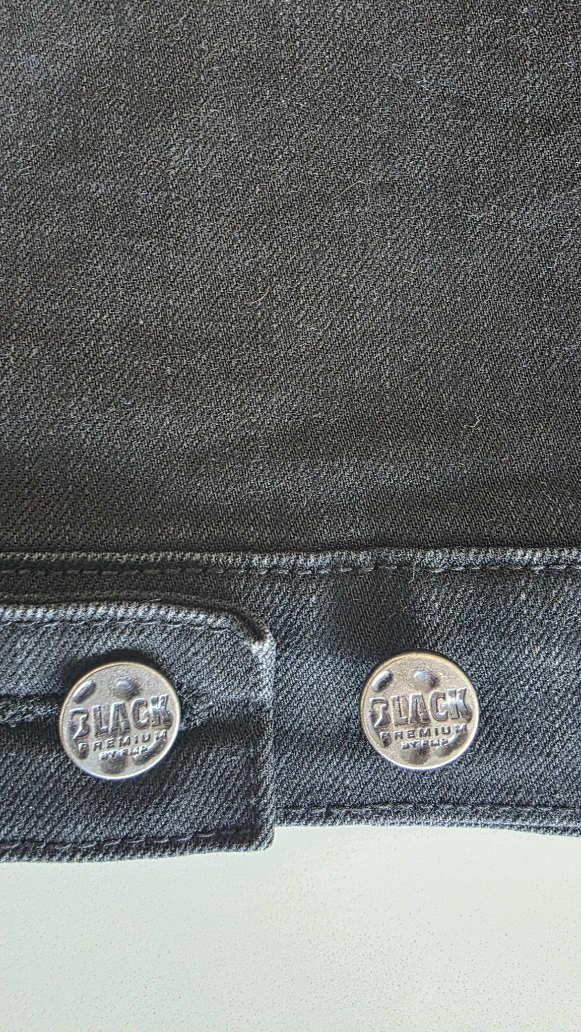 Veste à patches sur mesure noire - Metalvest