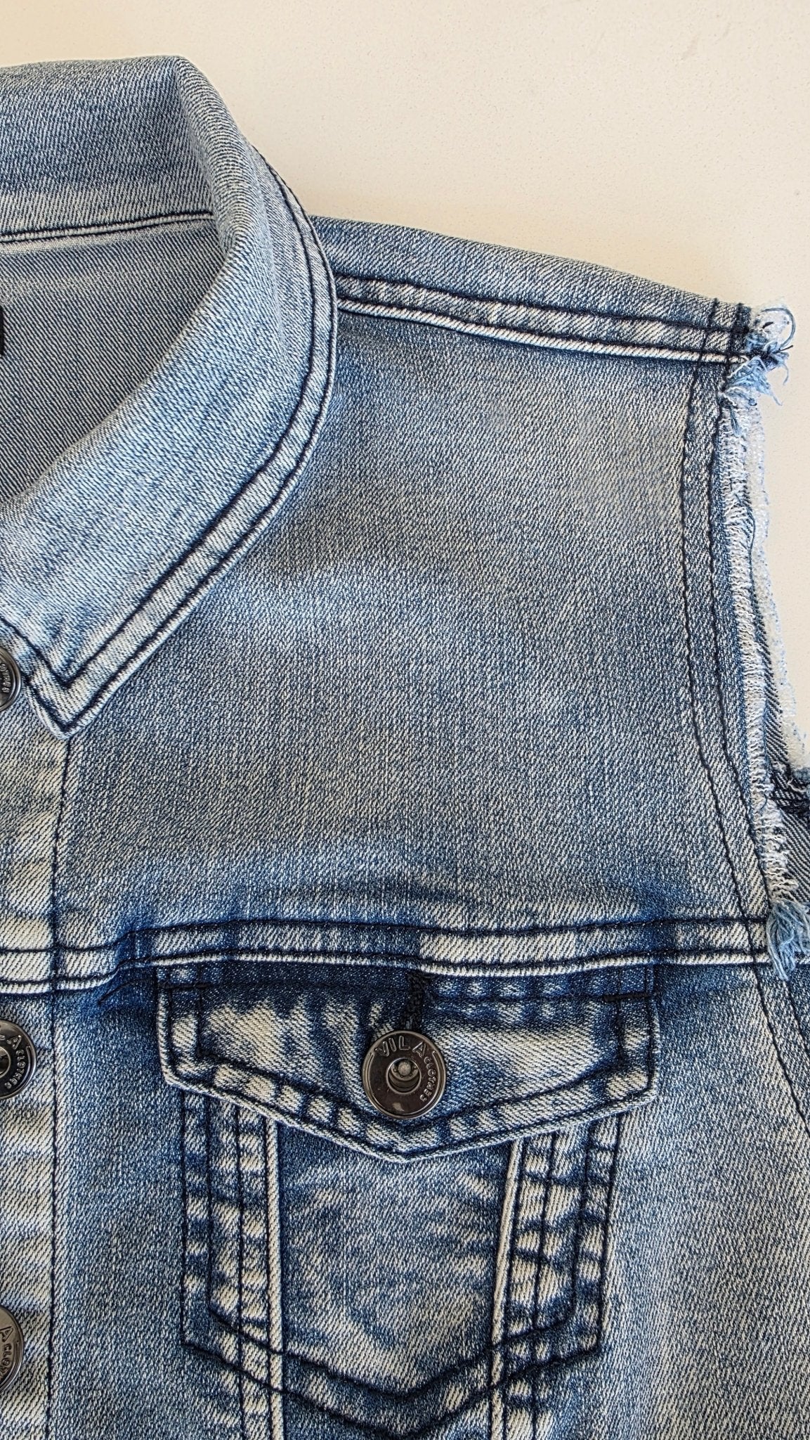 Veste à patchs bleue clair de marque Vila - taille L - Metalvest