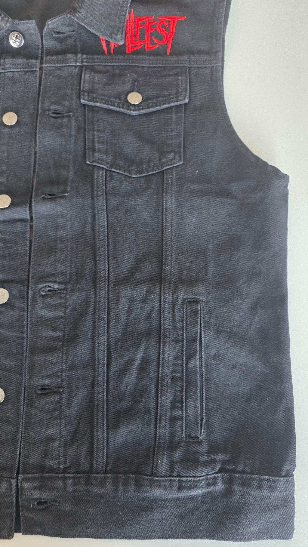 Veste à patchs customisée de marque Hellfest 2024 - tailles S à 2XL - Metalvest