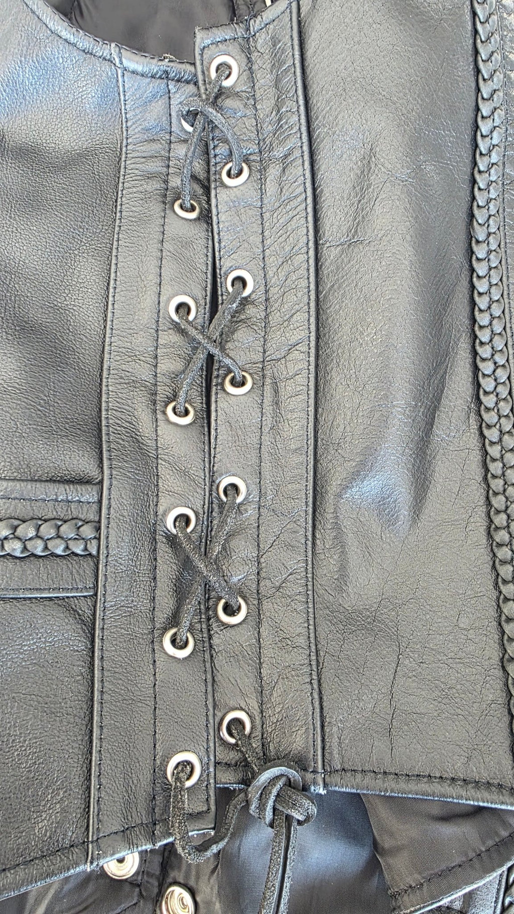 Veste à patchs en cuir noir de marque Leatherick - taille L - Metalvest