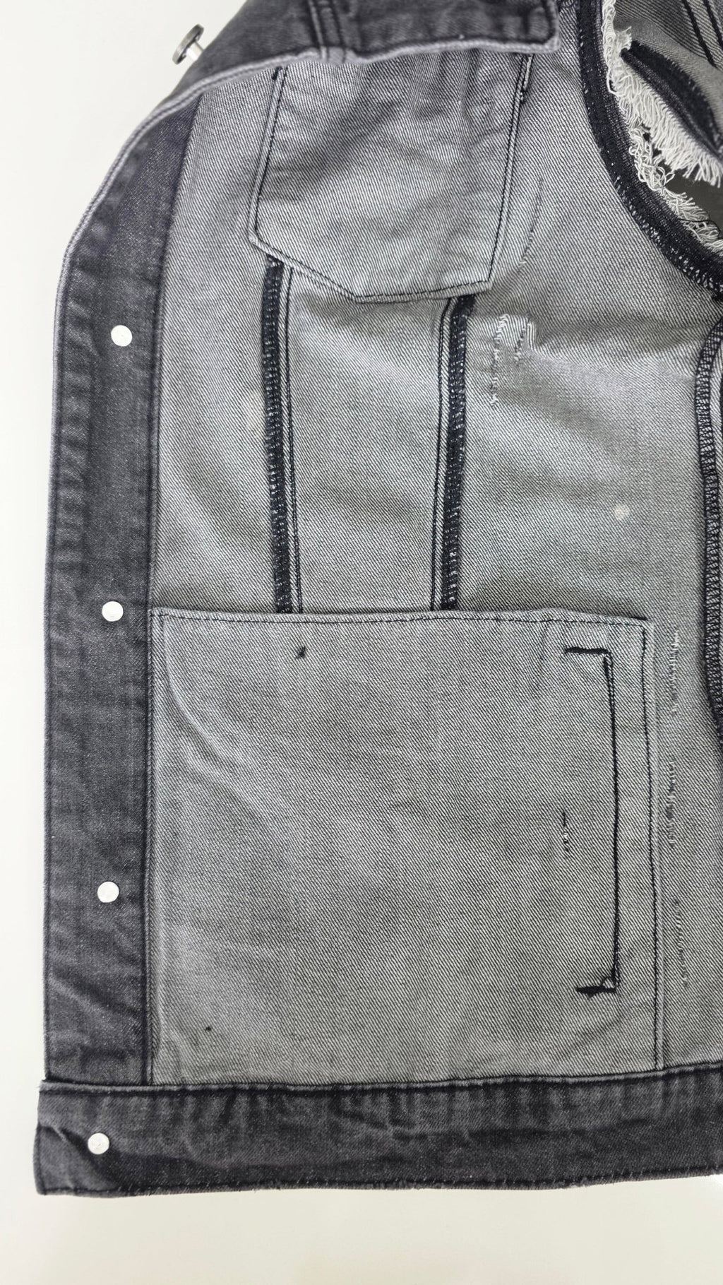 Veste à patchs grise "destroyed" (mais neuve !) de marque Forplay - tailles S à 2XL - Metalvest