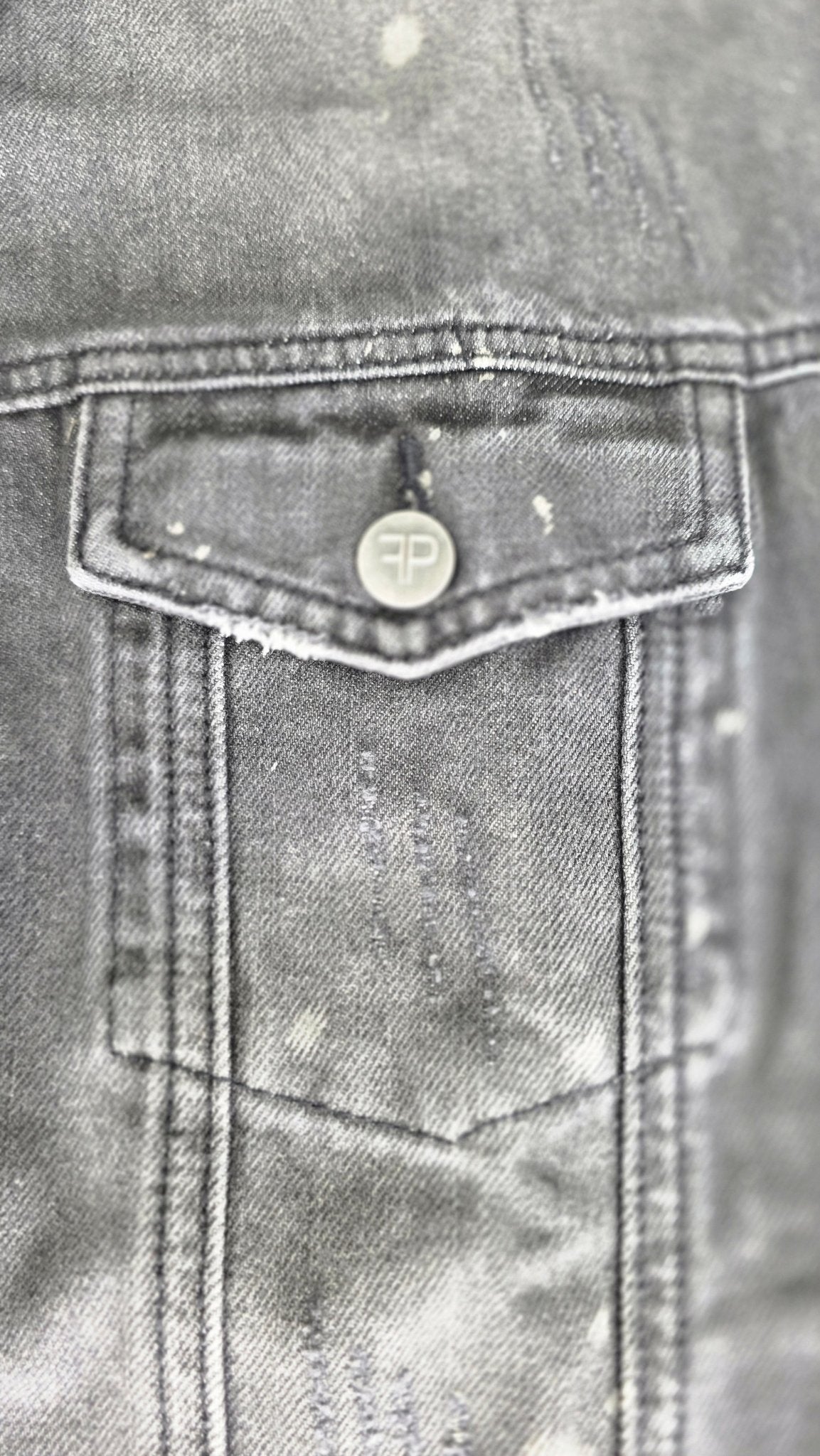 Veste à patchs grise "destroyed" (mais neuve !) de marque Forplay - tailles S à 2XL - Metalvest