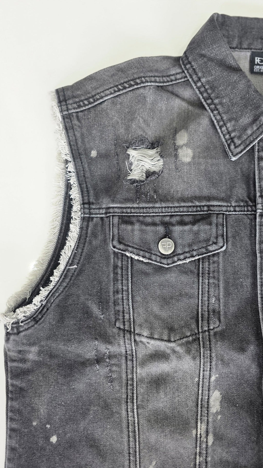 Veste à patchs grise "destroyed" (mais neuve !) de marque Forplay - tailles S à 2XL - Metalvest