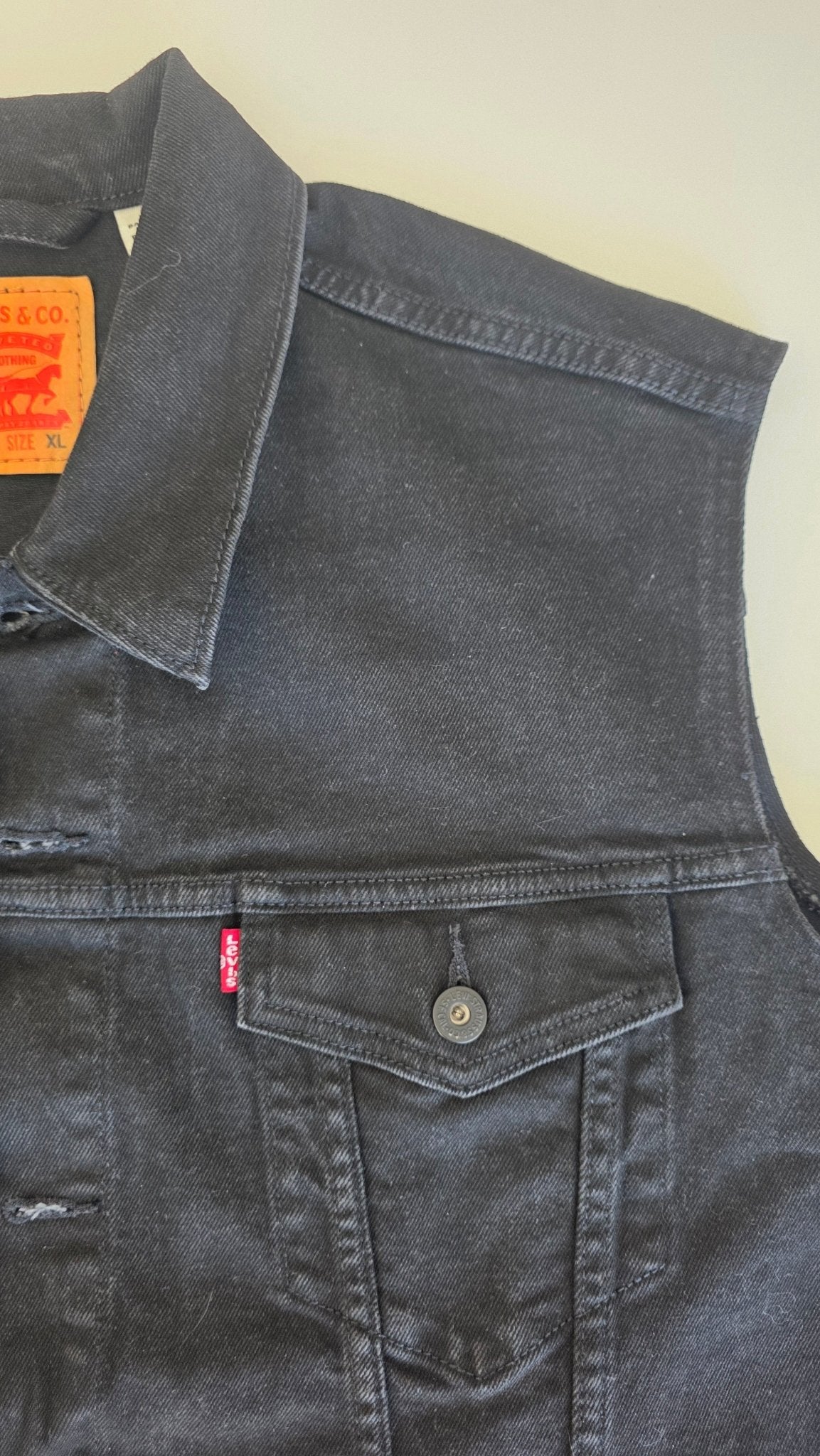 Veste à patchs noire de marque Levi Strauss - taille XL - Metalvest