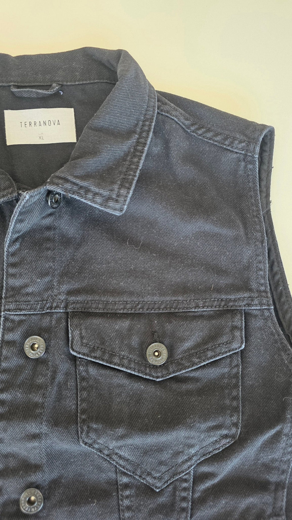 Veste à patchs noire de marque Terranova - tailles M, L ou XL - Metalvest