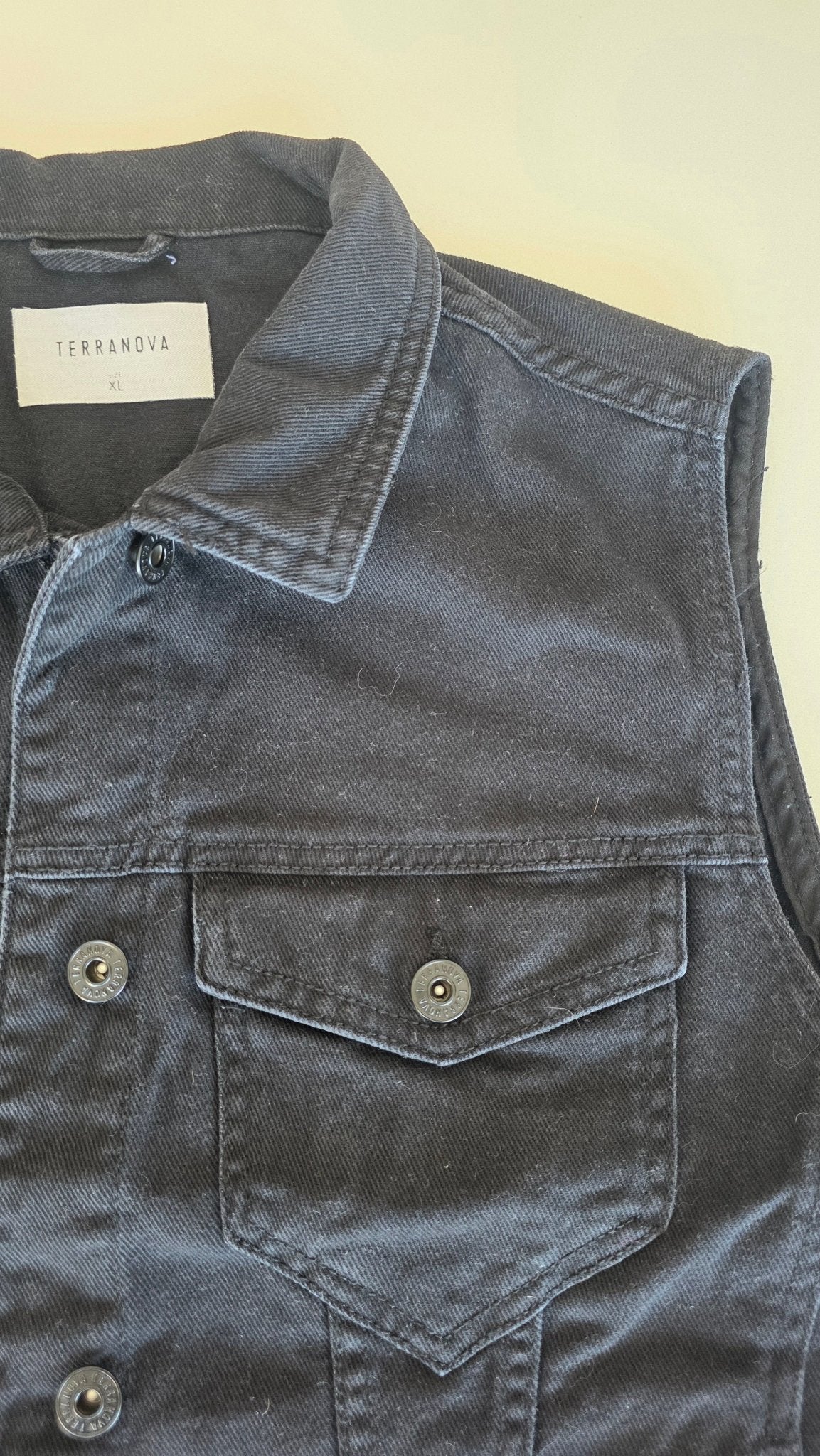 Veste à patchs noire de marque Terranova - tailles M, L ou XL - Metalvest