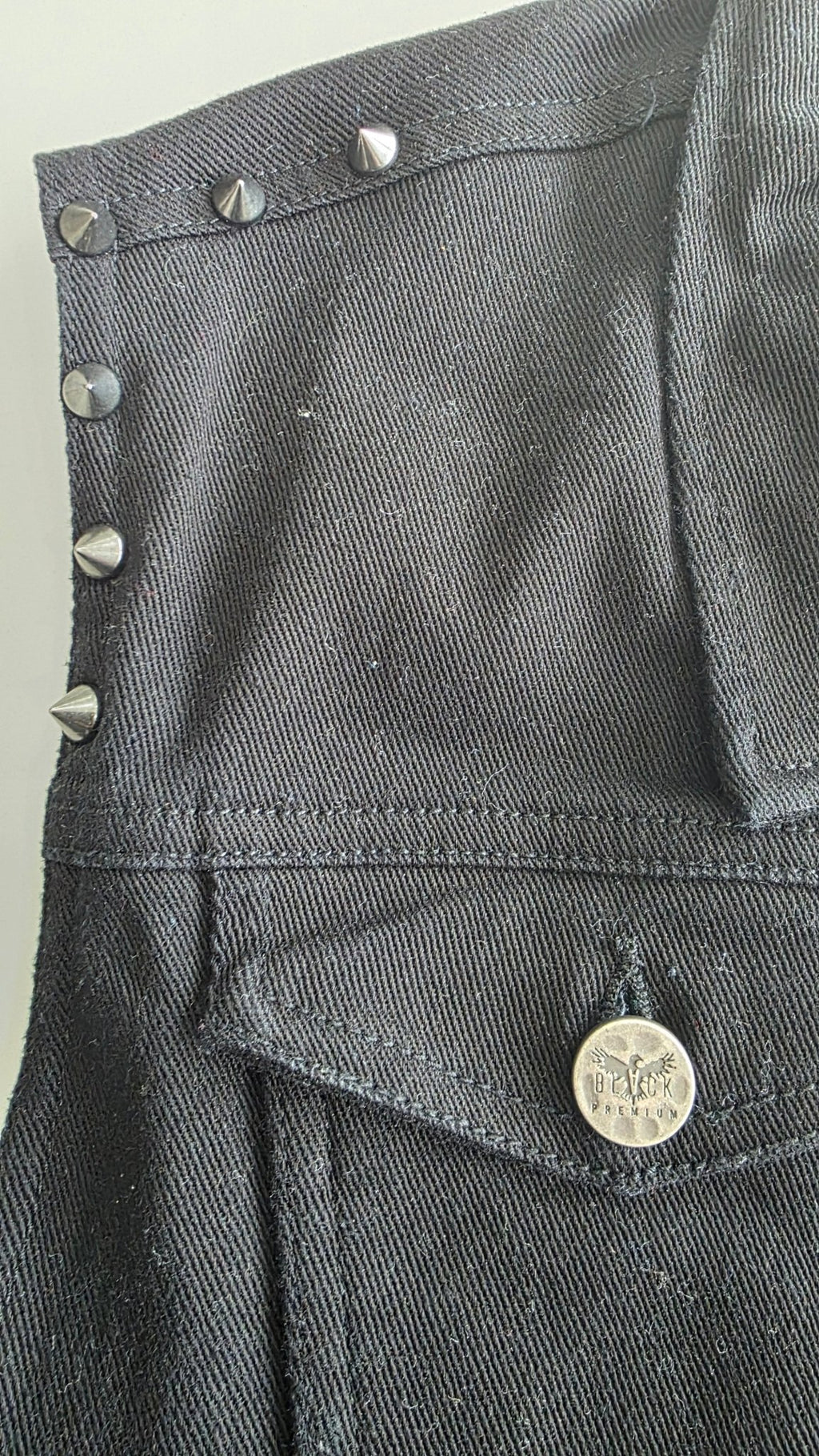 Veste à patchs noire femmes de marque Black Premium avec clous - tailles XL et 2XL - Metalvest