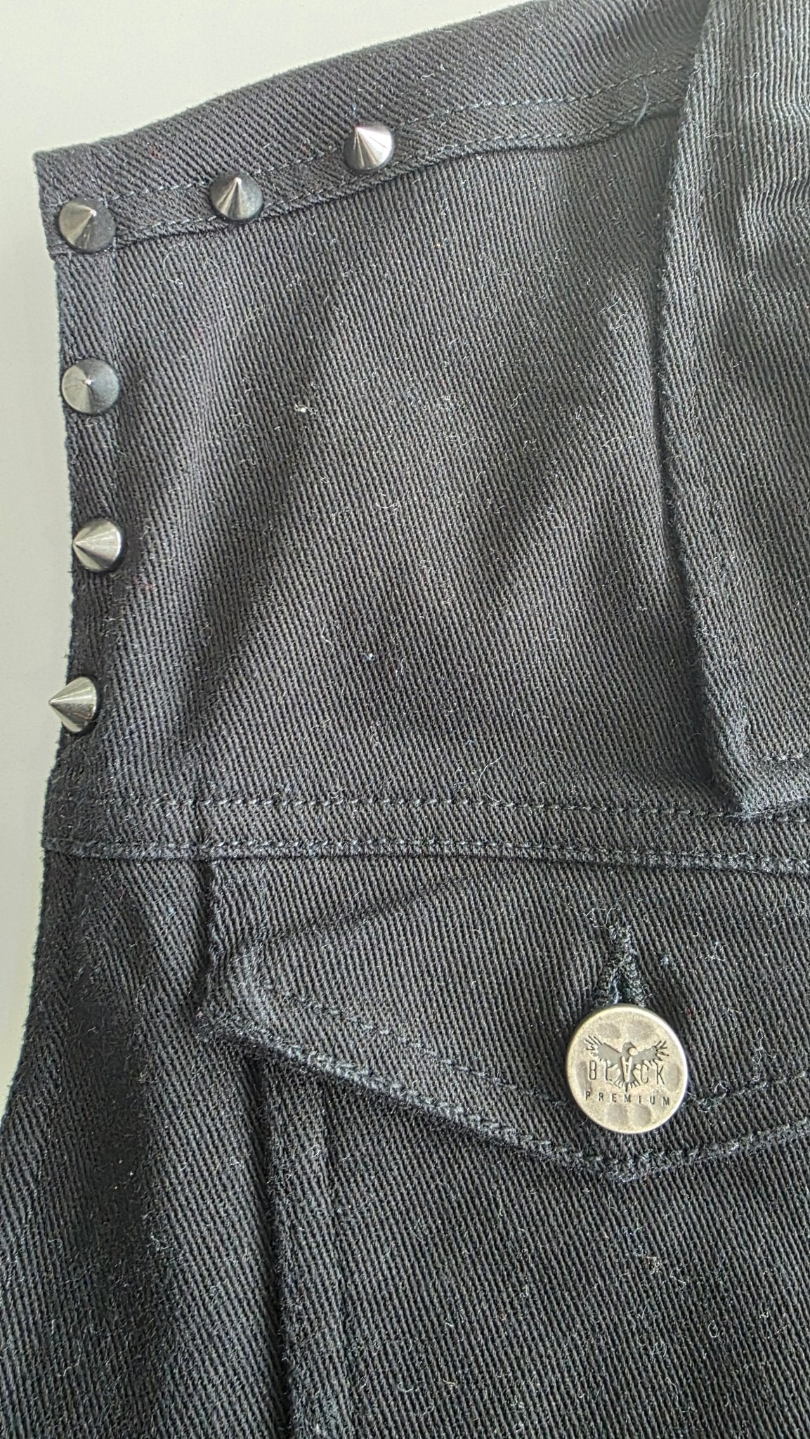Veste à patchs noire femmes de marque Black Premium avec clous - tailles XL et 2XL - Metalvest