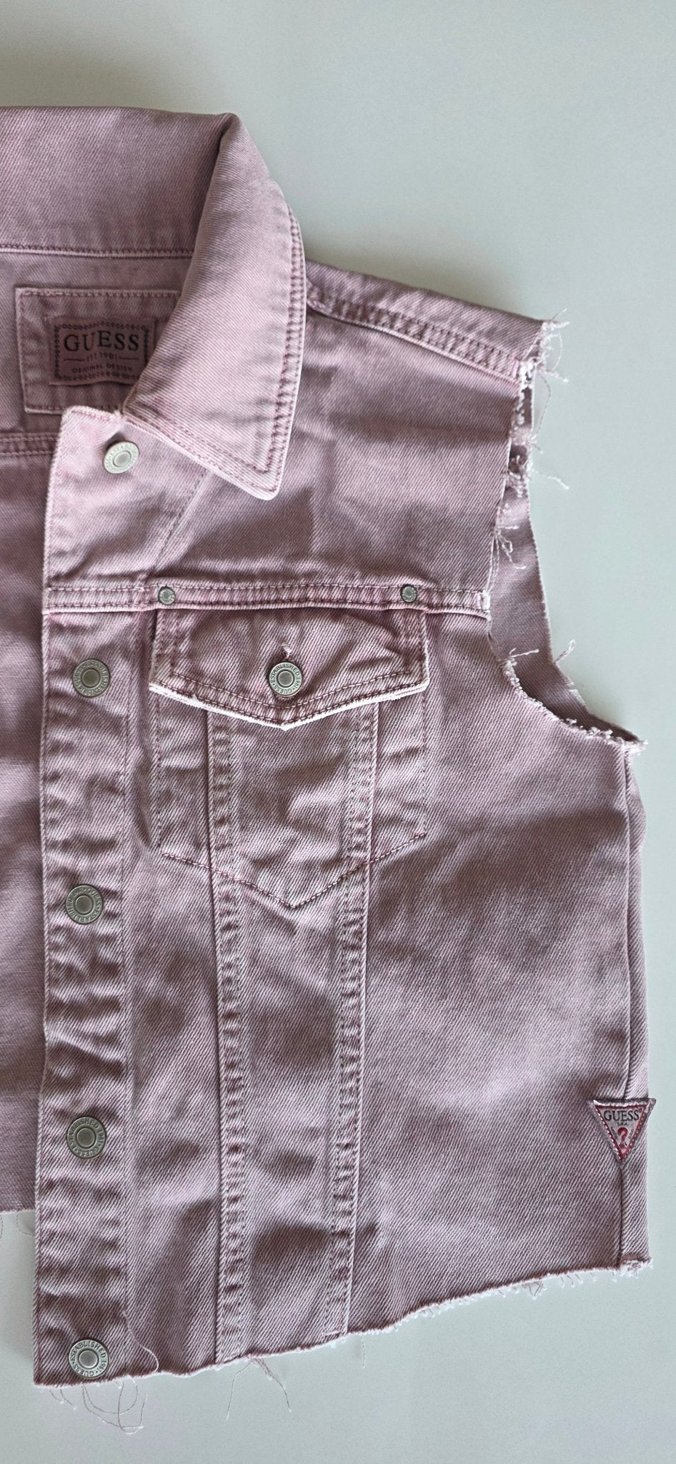 Veste à patchs rose pâle de marque Guess - taille S - Metalvest